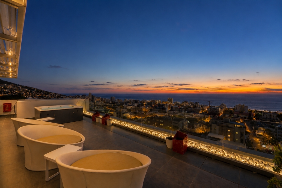 3 Bedroom Property for Sale in Sea Point Western Cape